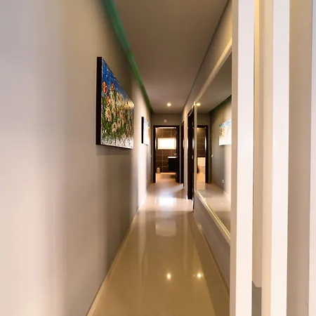 Luxury Apartment *