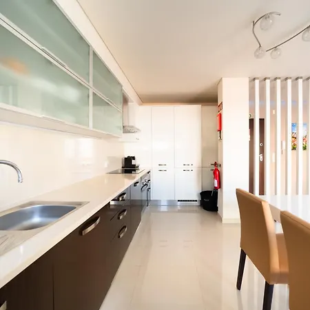 Luxury Apartment *